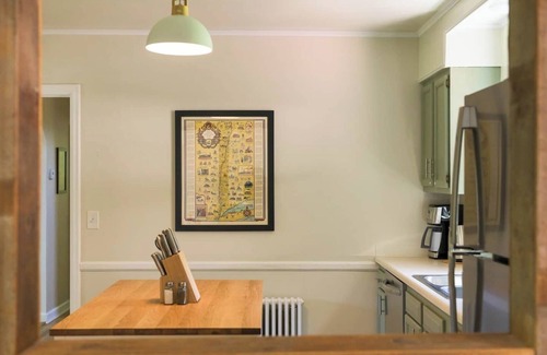 New Paltz House | Quaint & Cozy Cottage | Close To Town Pet Friendly
