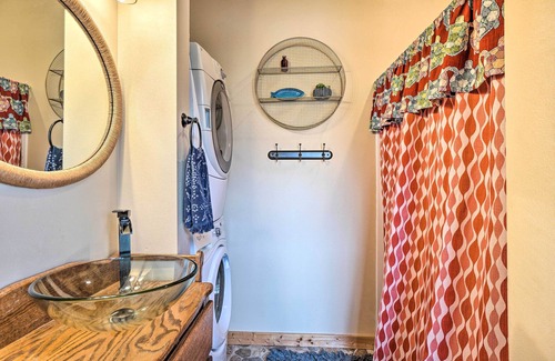 Diamond City Apartment | Quaint Diamond City Studio - Walk to Lake!