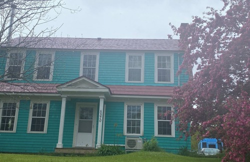 Chester Basin House | Quaint home conveniently located between Chester and Mahone Bay.