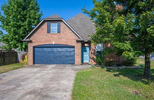 Harvest House | Quaint homey cottage style house in Harvest, Alabama
