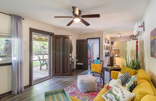 Huffman Cottage | Quaint Huffman Cottage w/ Fire Pit + Kayaks!