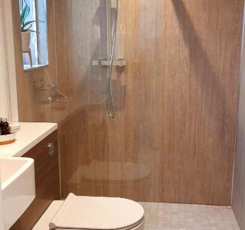 Caerleon Apartment | Quaint little guest suite with private parking