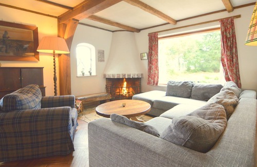 Oploo Villa | Quaint Mansion in Oploo with Terrace