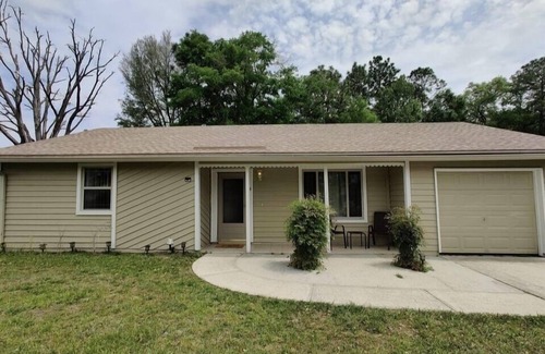 Lakeside House | Quaint Mr Rogers Home near Fleming Island