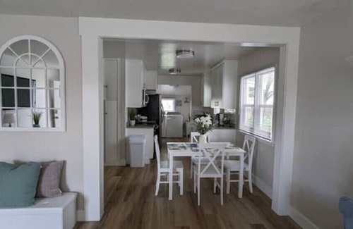 Murray House | Quaint Murray Home in central valley, near mountains & IMC Hospital