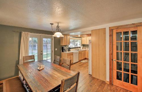 Priest River House | Quaint Priest Lake Cabin with Patio Less Than 1 Mi to Lake!