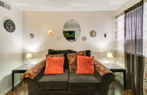 St. Louis House | Quaint St Louis Home about 6 Mi to Downtown!