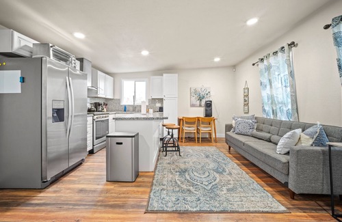 Seaside House | Quaint trendy home just a stroll from the seas