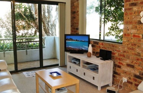 Hawks Nest Apartment | Quality Beachside Holiday