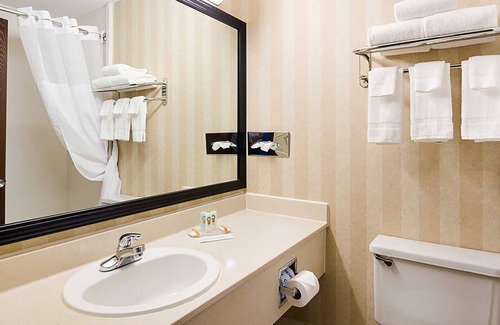 Bluefield Hotel | Quality Hotel and Conference Center Bluefield