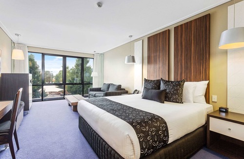 Taylors Lakes Hotel | Quality Hotel Taylors Lakes
