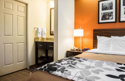 Bridgeport Hotel | Quality Inn Bridgeport-Clarksburg