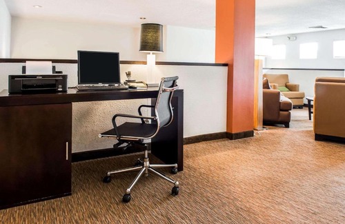Bridgeport Hotel | Quality Inn Bridgeport-Clarksburg