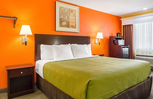 Carthage Hotel | Quality Inn Carthage