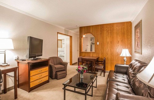 Red Deer Hotel | Quality Inn & Conference Centre