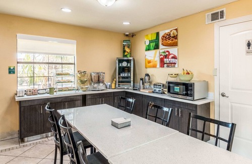 Corsicana Hotel | Quality Inn Corsicana