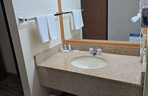 Durand Hotel | Quality Inn Durand I-69