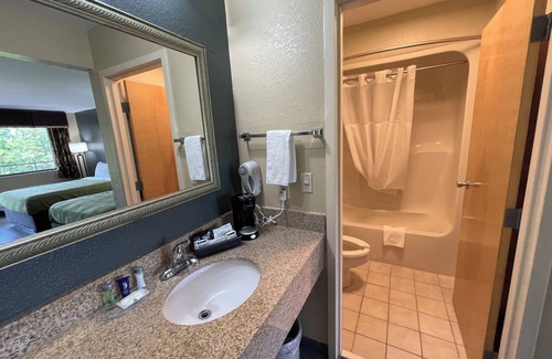 Kenly Hotel | Quality Inn Kenly I-95