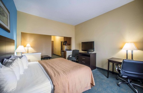 Litchfield Hotel | Quality Inn Litchfield Route 66
