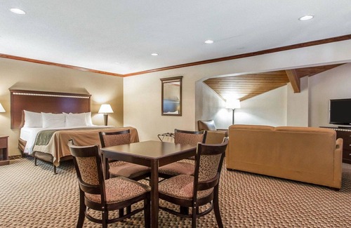 Macomb Hotel | Quality Inn Macomb near University Area