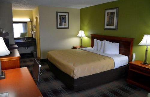 Savannah Hotel | Quality Inn Midtown