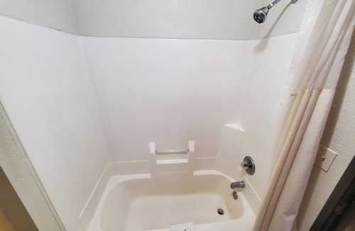 Peru Hotel | Quality Inn Peru near Starved Rock State Park