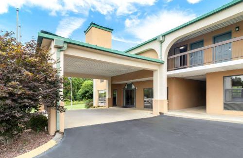 Russellville Hotel | Quality Inn Russellville