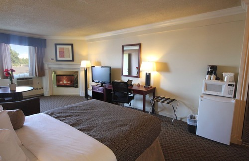 High Level Hotel | Quality Inn & Suites