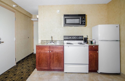 Coldwater Hotel | Quality Inn & Suites Coldwater near I-69