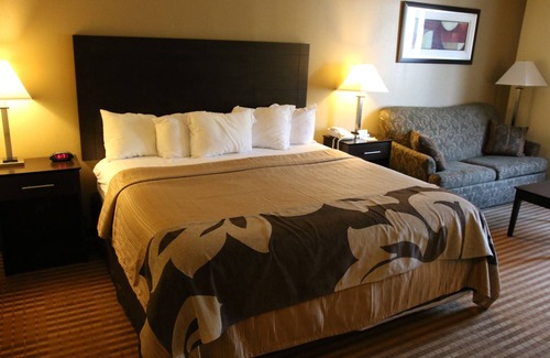 Eckhart Mines Hotel | Quality Inn & Suites Frostburg - Cumberland