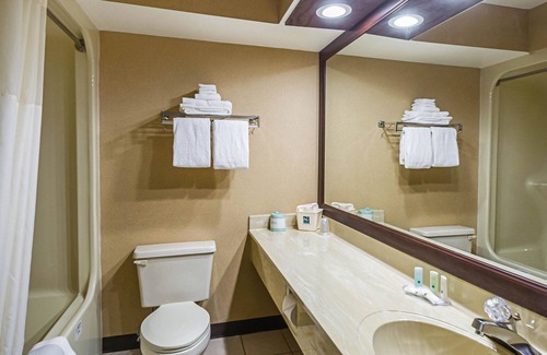 Eckhart Mines Hotel | Quality Inn & Suites Frostburg - Cumberland