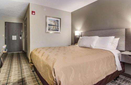 Mercer Hotel | Quality Inn & Suites Grove City-Outlet Mall
