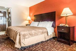 Greendale Hotel | Quality Inn & Suites Lawrenceburg