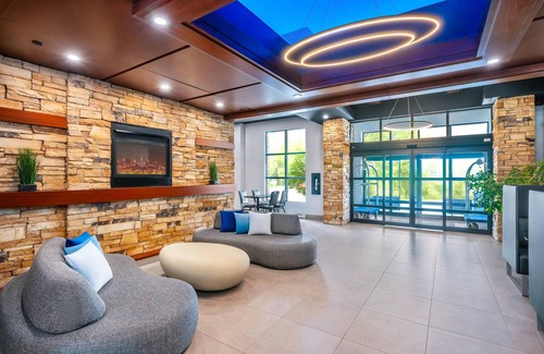 Desjardins Hotel | Quality Inn & Suites Levis