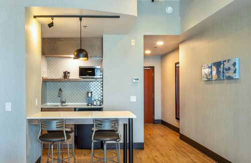 Desjardins Hotel | Quality Inn & Suites Levis