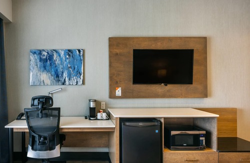 Desjardins Hotel | Quality Inn & Suites Levis