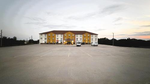 McAlester Hotel | Quality Inn & Suites McAlester on Hwy 69 & US 75
