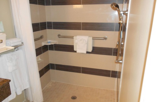 Youngtown Hotel | Quality Inn & Suites Phoenix NW - Sun City