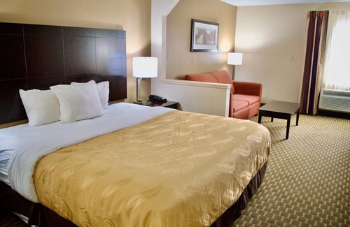 Pine Bluff Hotel | Quality Inn & Suites Pine Bluff