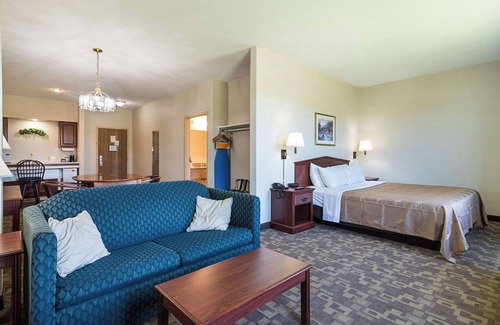 Central Bridge Hotel | Quality Inn & Suites Schoharie near Howe Caverns