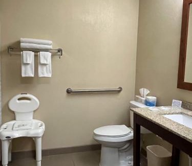 Derrick City Hotel | Quality Inn & Suites