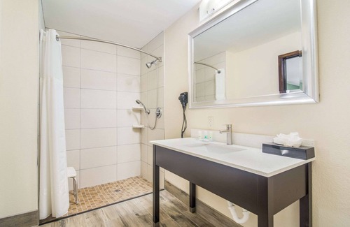 Lake City Hotel | Quality Inn & Suites