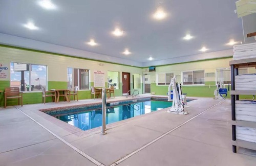 McCook Hotel | Quality Inn & Suites