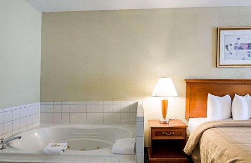 Troutville Hotel | Quality Inn Troutville - Roanoke North