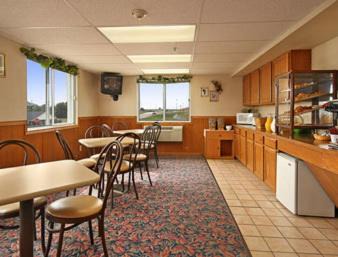 Creston Hotel | Quality Inn