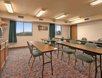 Creston Hotel | Quality Inn