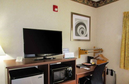 Shorewood-Tower Hills-Harbert Hotel | Quality Inn