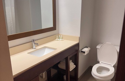 Waynesburg Hotel | Quality Inn Waynesburg - Morrisville