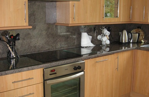 Kilchattan Bay Apartment | Quality Seaside Apartment short walk to beach. Licence Number AR02446F