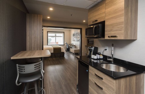 Drummondville Hotel | Quality Suites Drummondville